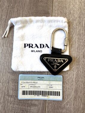 Prada Vintage Y2K Triangle Logo Leather Keychain Black Spazzolato Italy